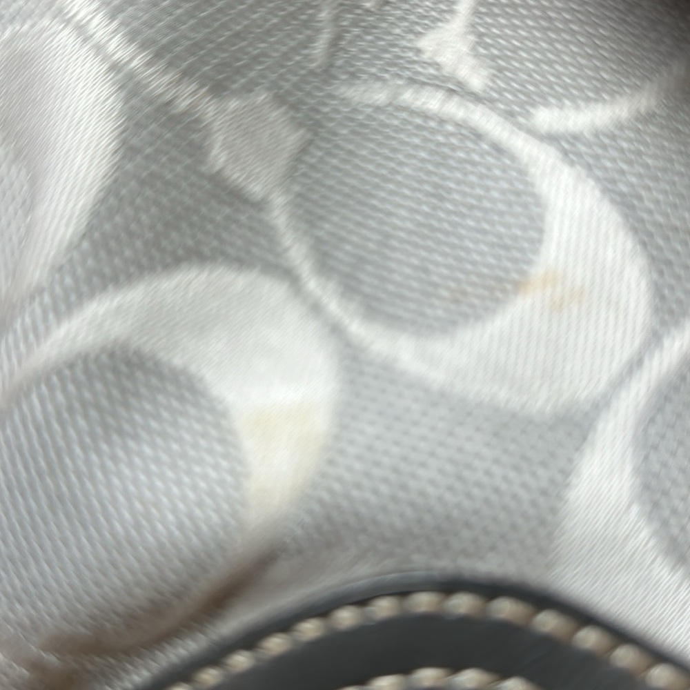 AUTHENTIC COACH PURSE - Picture 5 of 5